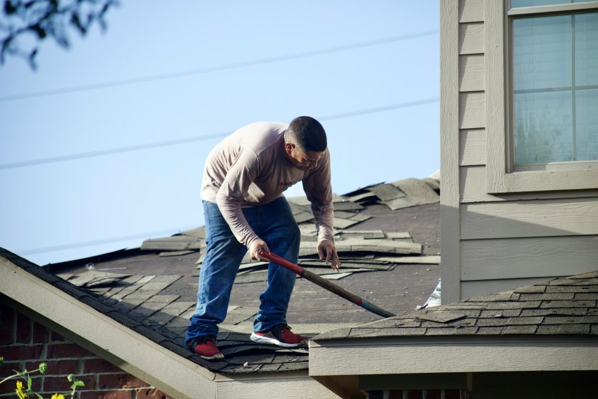 8 DIY Emergency Roof Repair Tips