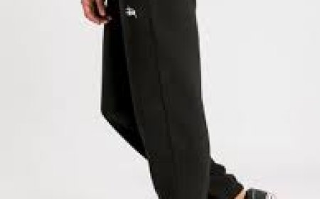 Jogging Stussy: Where Urban Streetwear Meets Athletic Precision