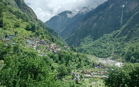 Valley of Flowers vs. Hampta Pass – Is There Snow in Monsoon?