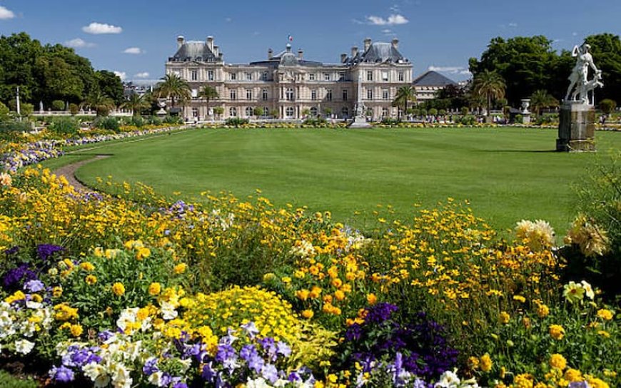 Top 10 Iconic Landmarks in Paris You Can’t Miss